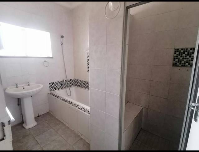 3 BEDROOM PROPERTY TO RENT IN BRENTHURST